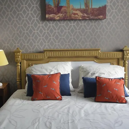 Apartment 10 Minutes From Paris