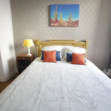 Apartment 10 Minutes From Paris *
