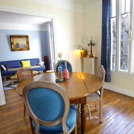 Apartment 10 Minutes From Paris *